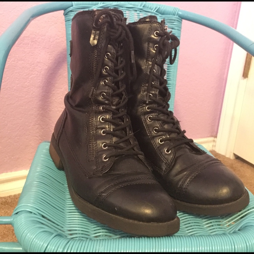 Combat boots