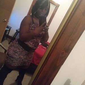 Meet your Posher, Monique