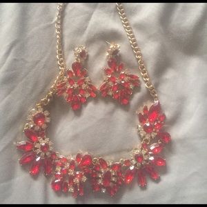 Red necklace with earrings