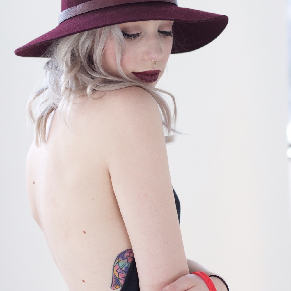 MEET YOUR POSHER❤️❤️