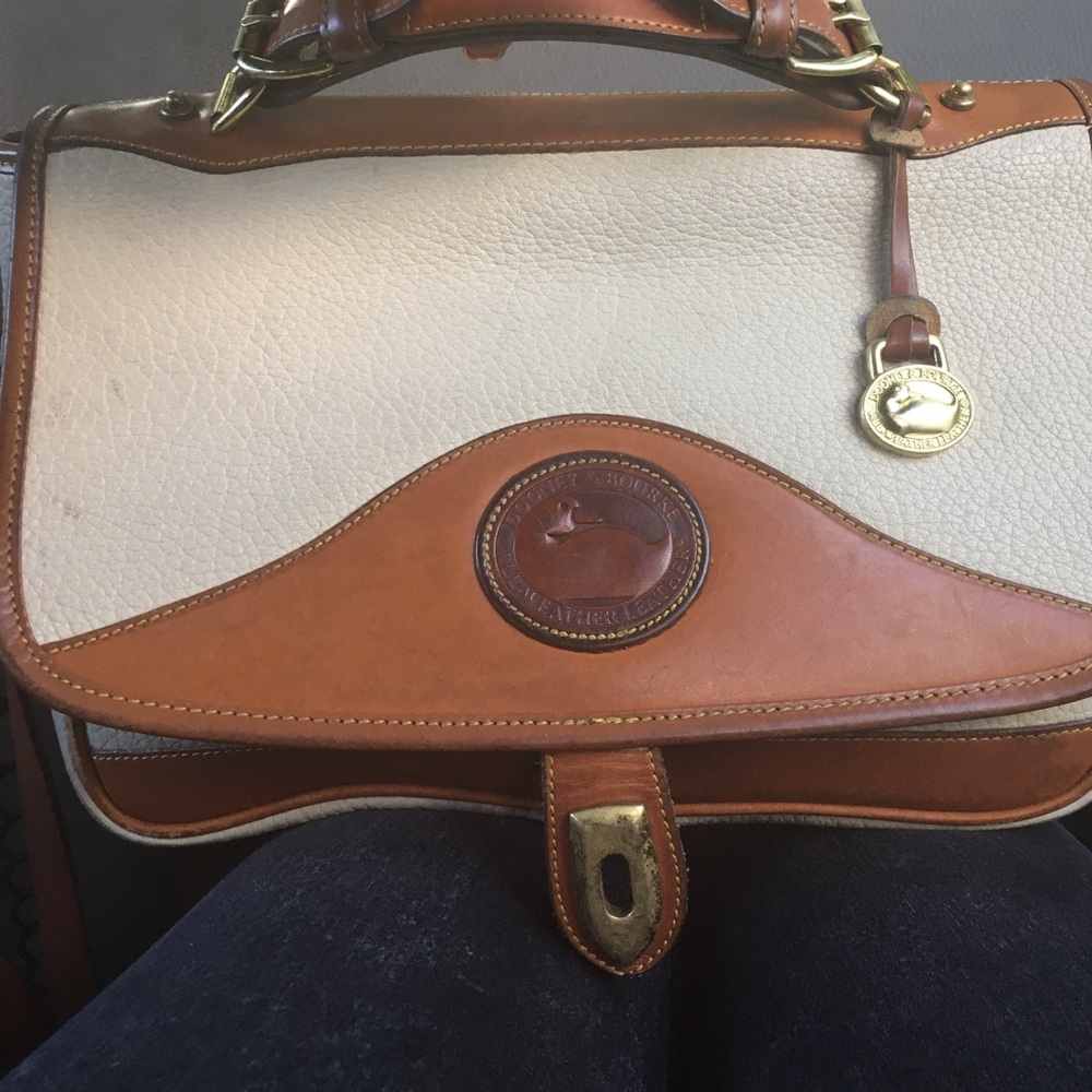 Dooney & Bourke All-Weather Leather purse - Picture 2 of 3