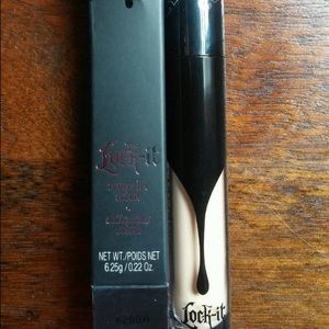 Kat von D concealer