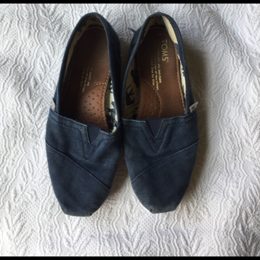 Navy Blue Toms
