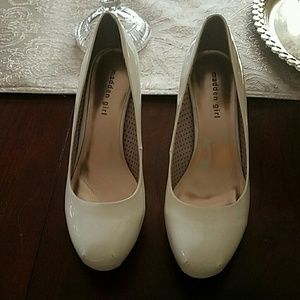 Madden Girl White pumps
