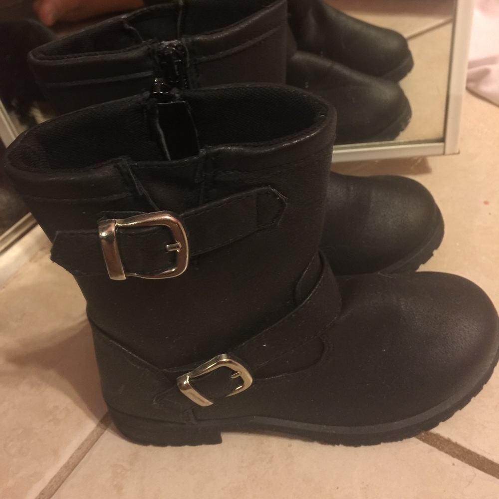 Black toddler boots size 11