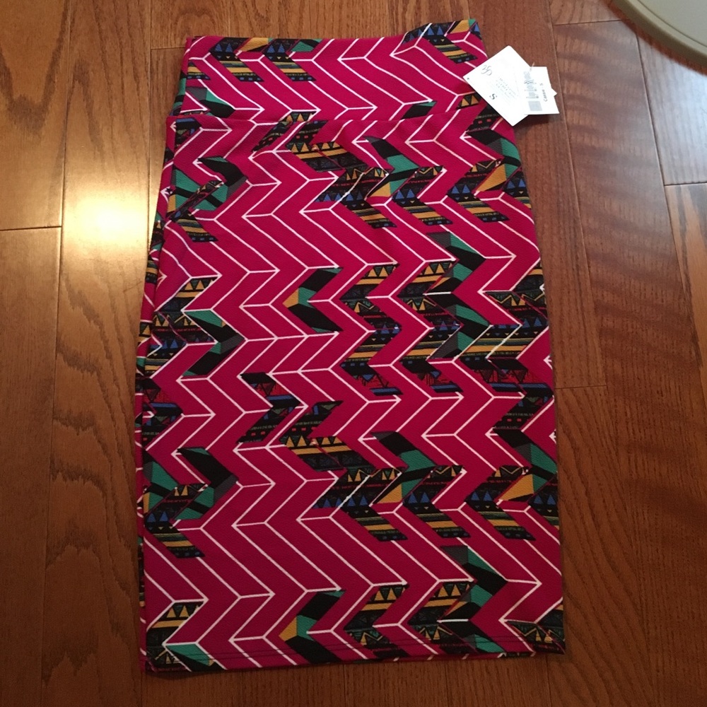 nwt small lularoe Cassie