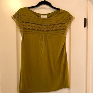 *EUC* Deletta Top. Green with lace detail!