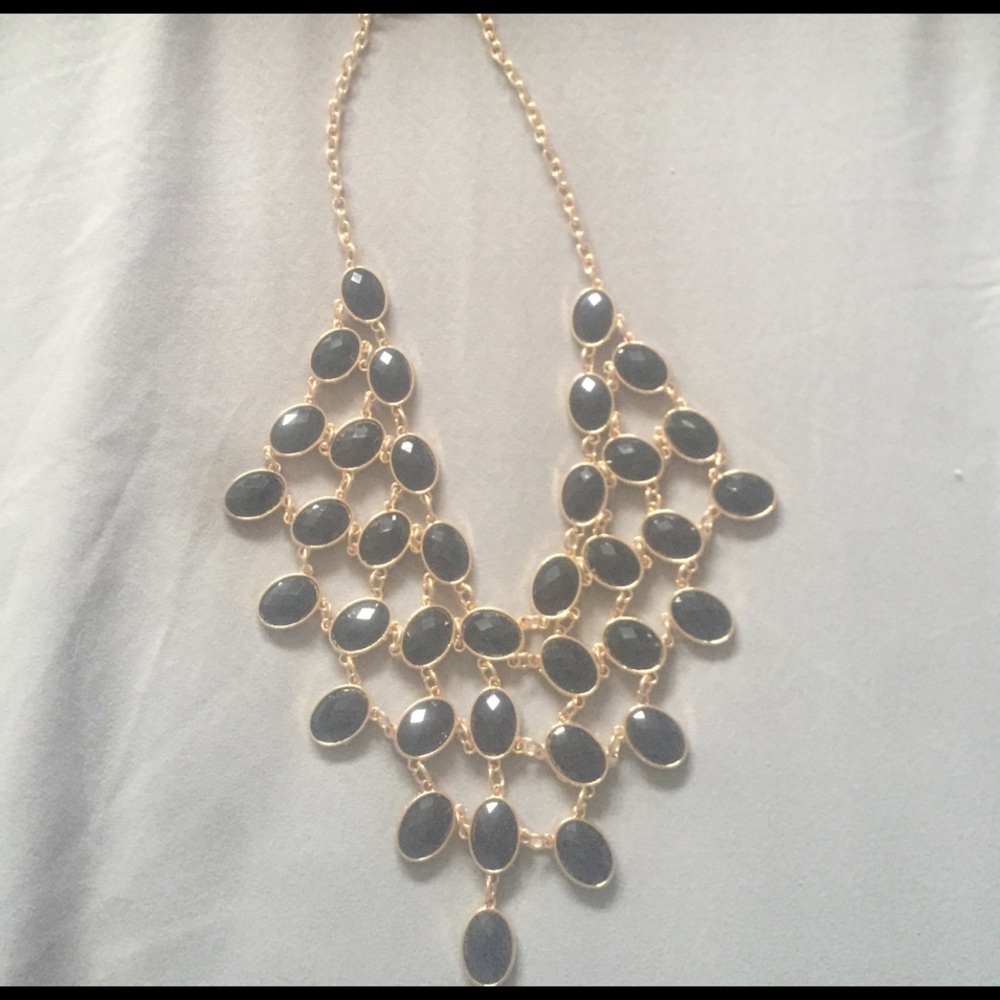 Black pendant necklace