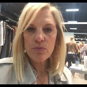 Meet your Posher, Nancy