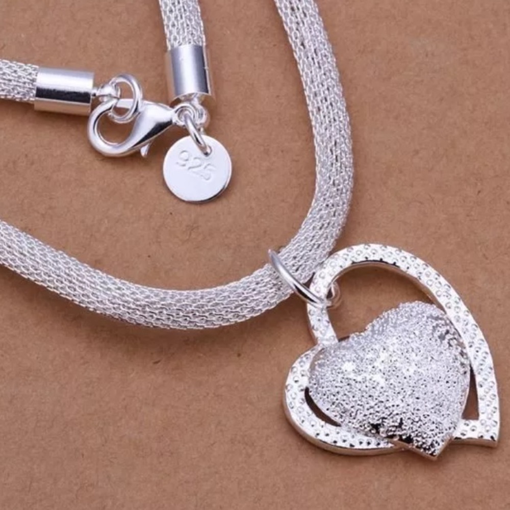 ❤️ Silver Charm Heart Necklace! ❤️