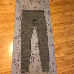 Grey lululemon wunder unders