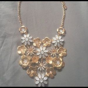 Floral necklace