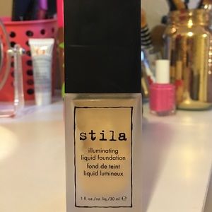 Stila Illuminating Liquid Foundation