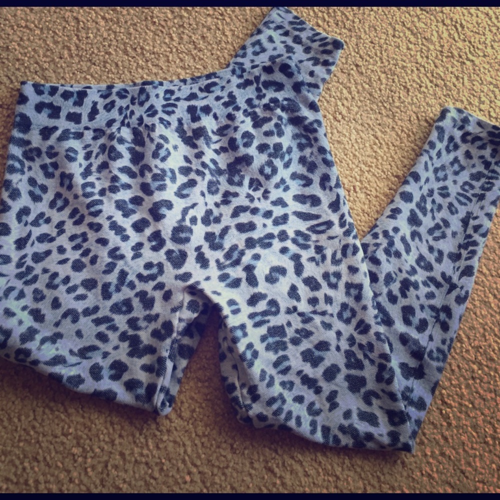 Cheetah print leggings