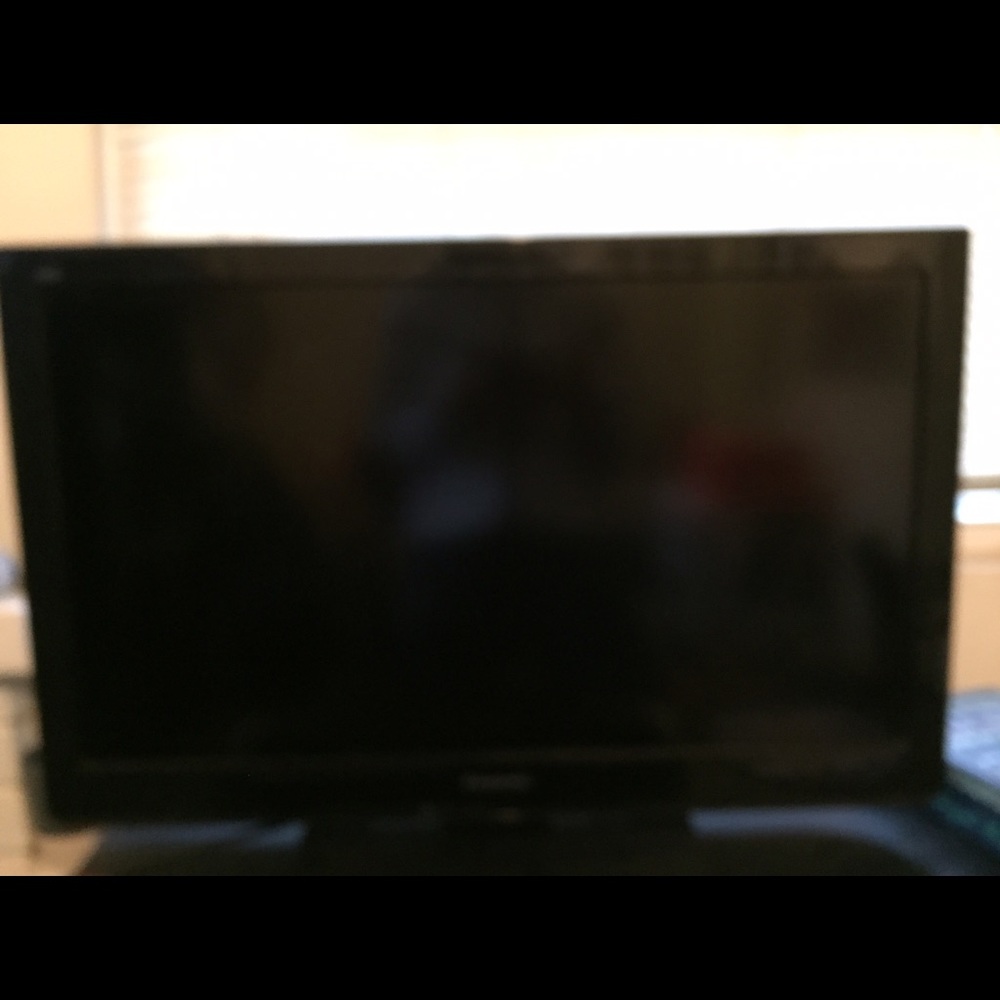 32" Panasonic vierra tv great condition with stand