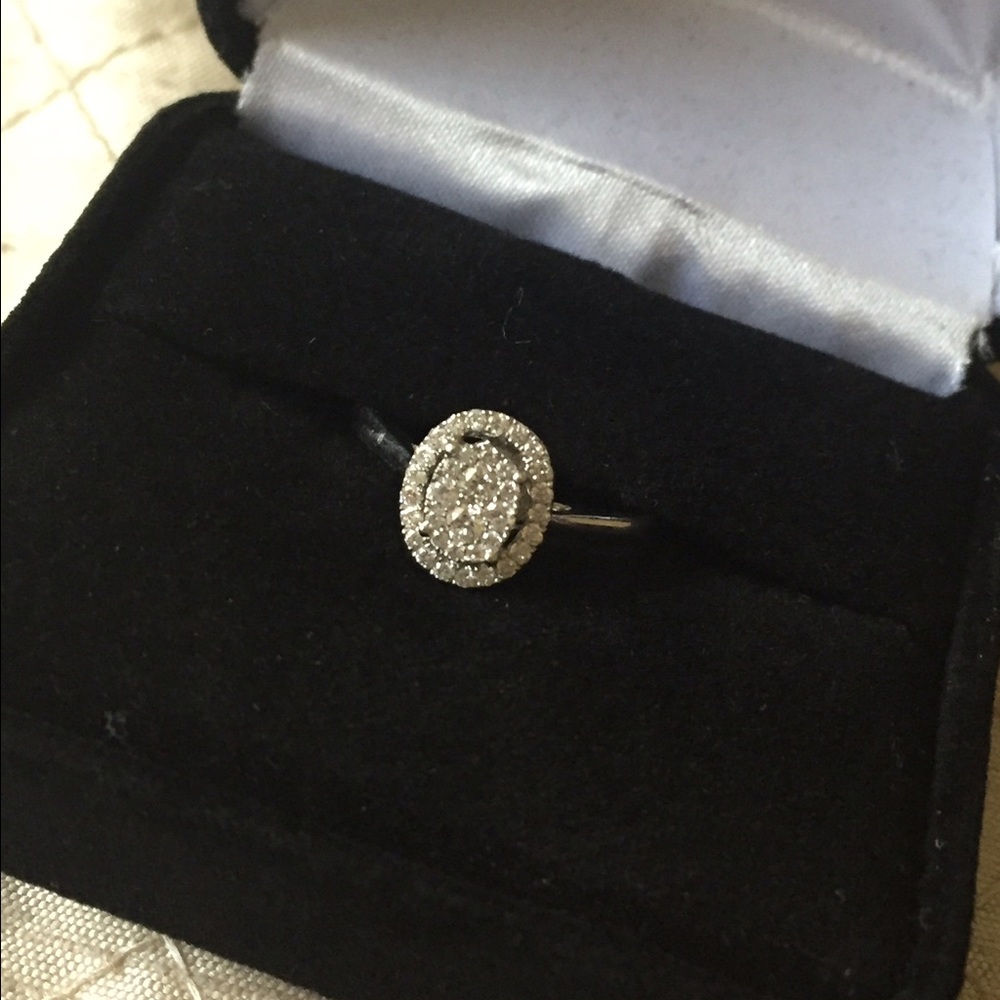 ✅♥️sale‼️new condition ‼️18K 💍engagement ring. - Picture 6 of 8