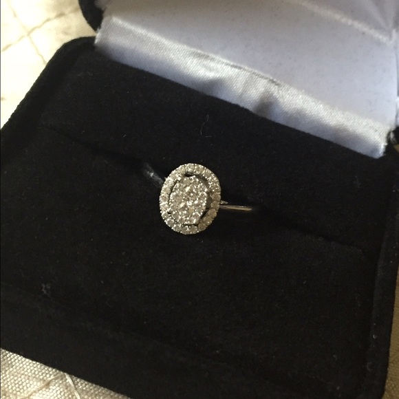 ✅♥️sale‼️new condition ‼️18K 💍engagement ring. - Picture 6 of 8