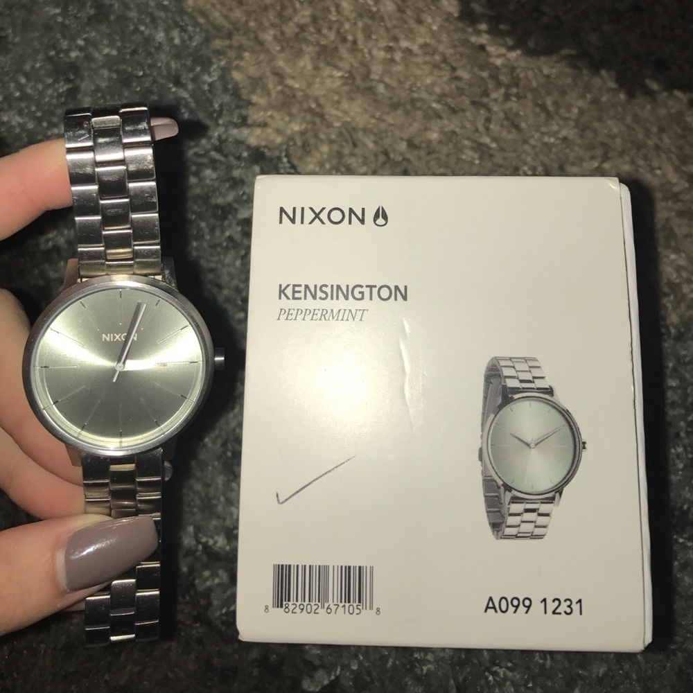 Nixon Watch - Silver / Unisex