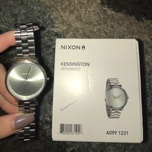 Nixon Watch - Silver / Unisex