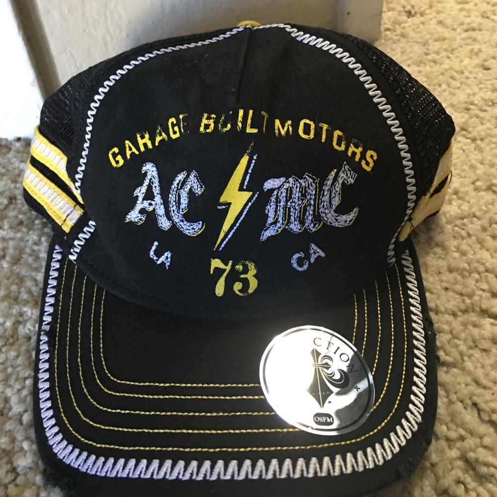 Trucker/ snap back/ hat