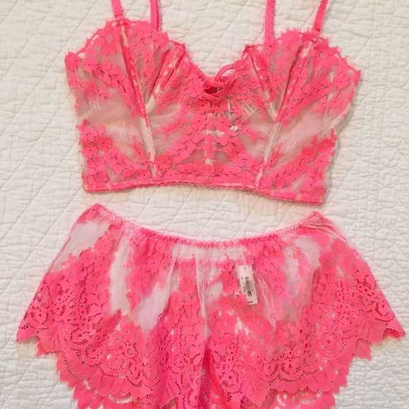 SET Victoria's Secret Dream Angels Floral Lingerie - Picture 3 of 7