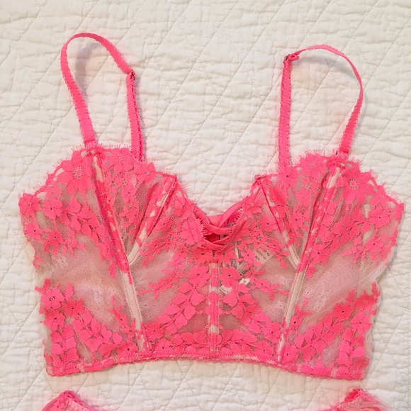 SET Victoria's Secret Dream Angels Floral Lingerie - Picture 4 of 7