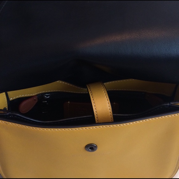 Limited edition Disney X Coach cross body bag - Picture 4 of 6