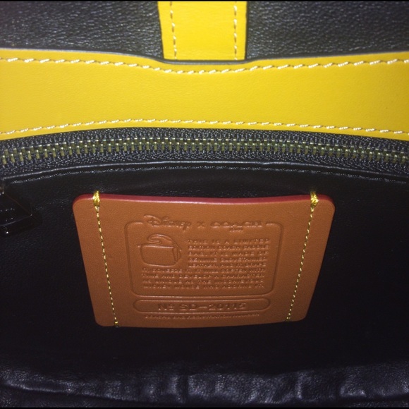 Limited edition Disney X Coach cross body bag - Picture 5 of 6