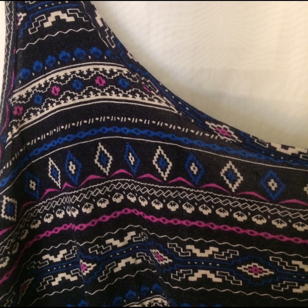 FOREVER21 Low-high, "flowy" crop tank top