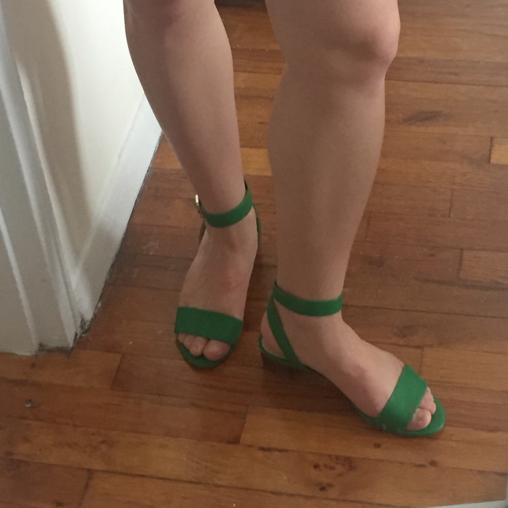 RETRO EMERALD GREEN NINE WEST SANDALS