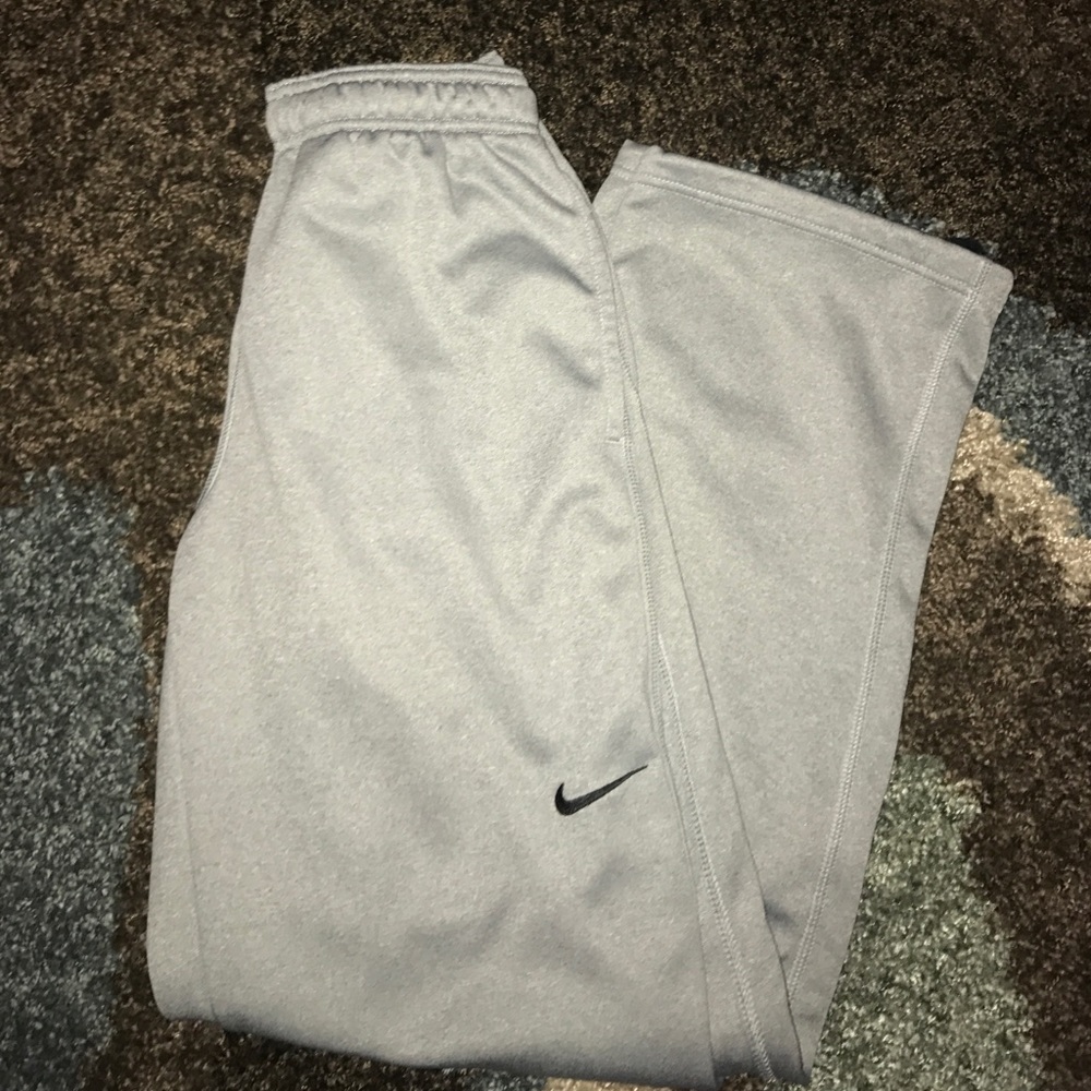 Grey Men's Nike Therma-Fit Sweats