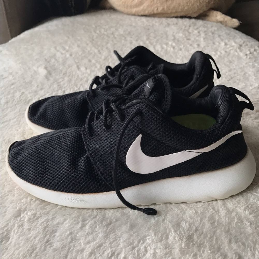 Nike Roshe Run Women's