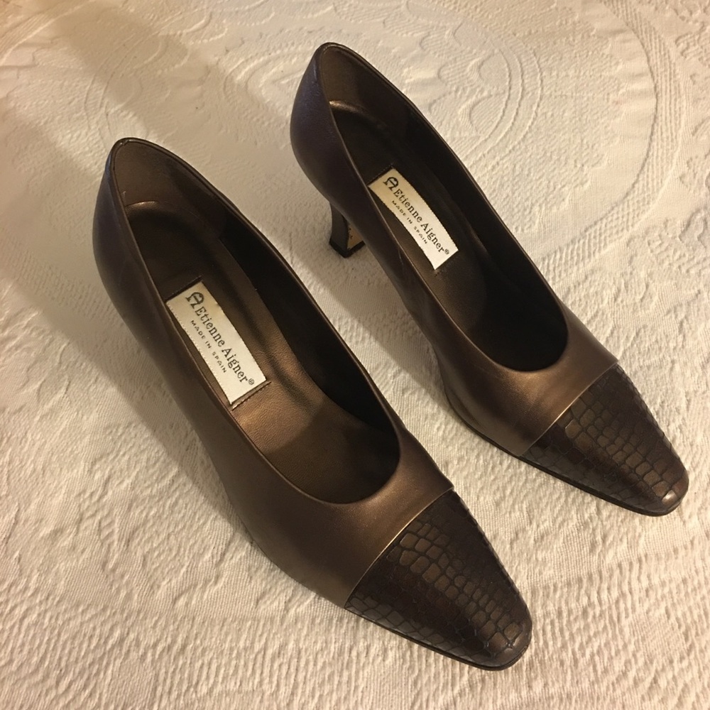 **VINTAGE*Etienne Aigner Bronze Gator heel‼️sale‼️