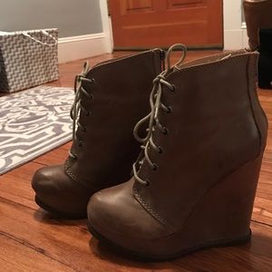 Steven Madden Stone Leather booties