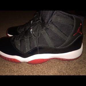 Jordan Bred 11's size 6.5Y