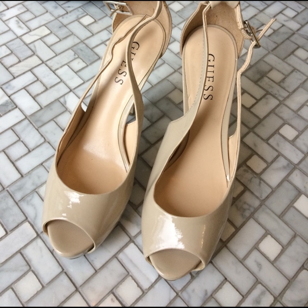 Nude peep toe pumps