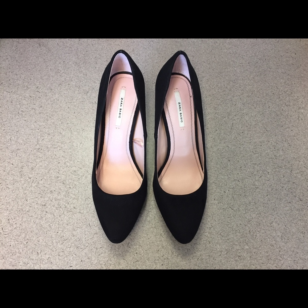 Zara Suede-Like Black Pumps EUC sz 6.5 US