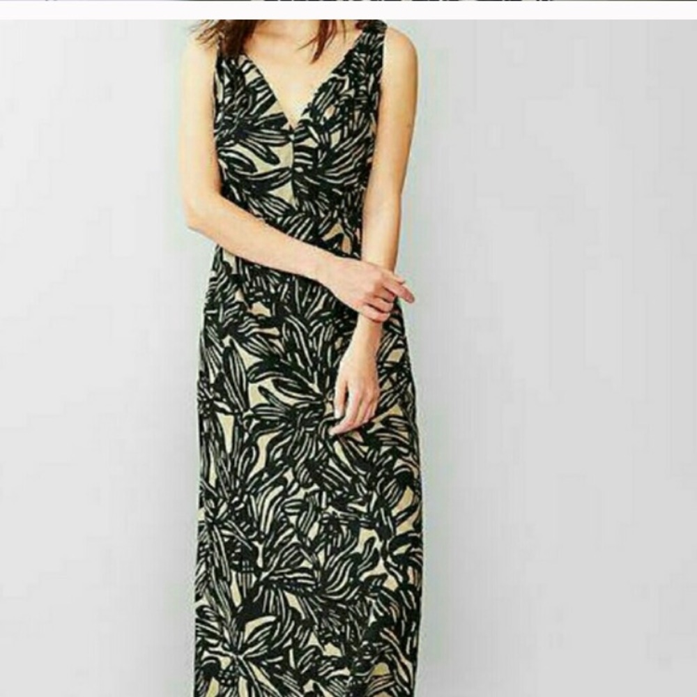 Gap Maxi, pockets and waist tie!