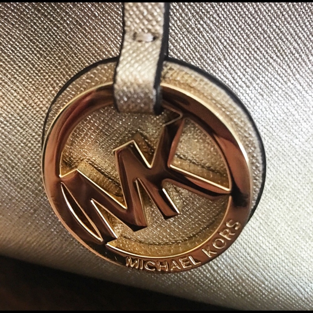 Michael Kors Jet Set Tote - Picture 3 of 3