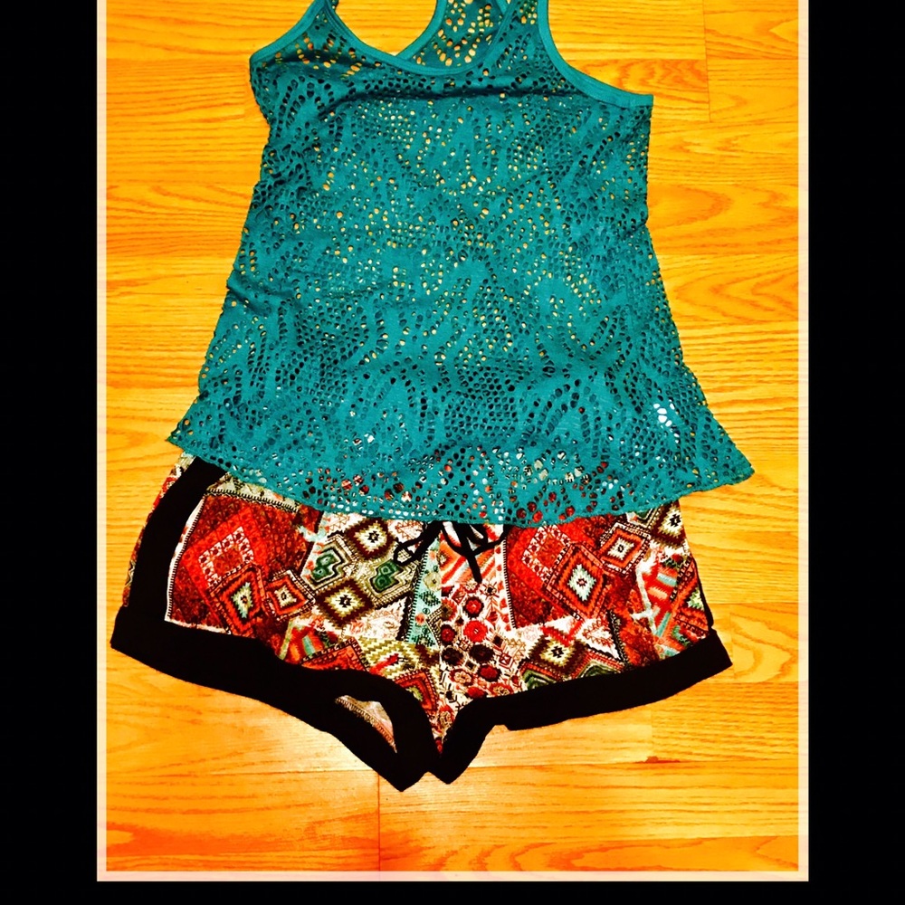 Flowy patterned shorts