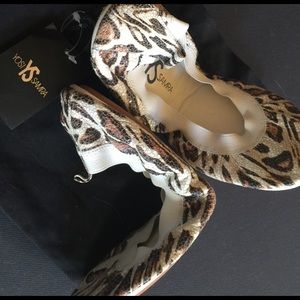 Yosi Samra  slip on. Size 7