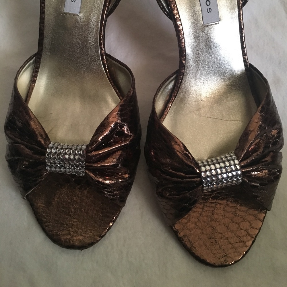Caparros bronze heels OFFERS ACCEPTED!