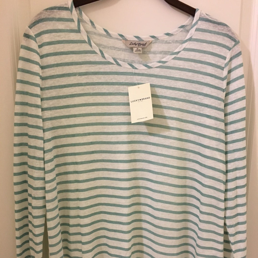 Lucky Brand 3/4 top NWT
