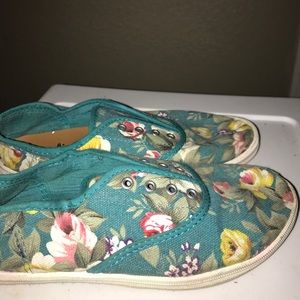 Flower casual shoes