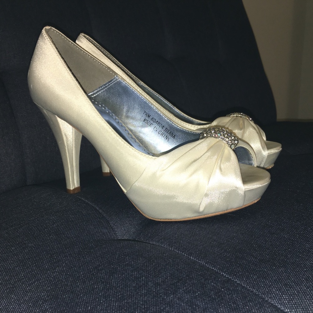David's Bridal Wedding Shoes - Ivory