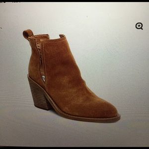 Steve Madden Sharini Bootie, size 9