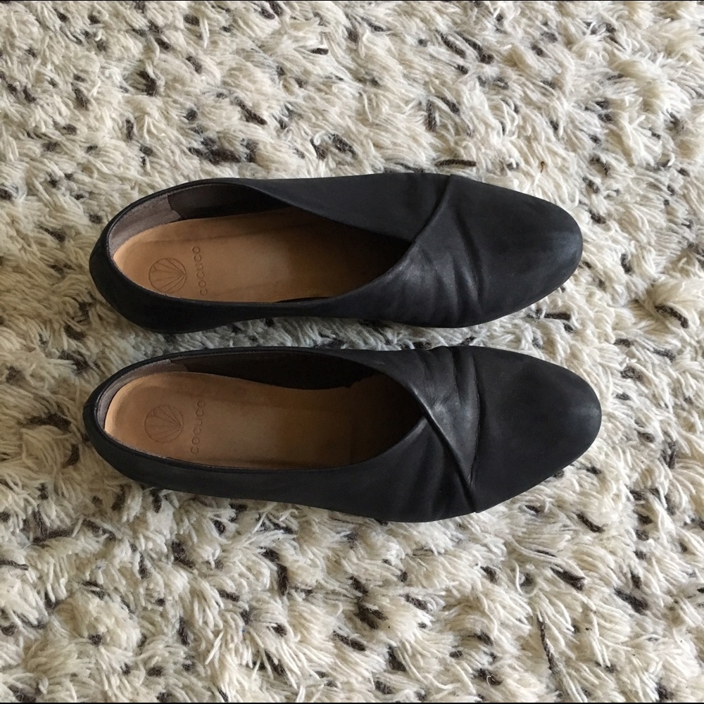 Coclico Iris flat in black, 6.5
