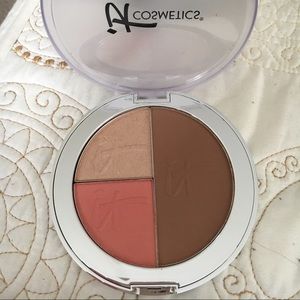 Live, Love, Laugh Vitality Face Disc.  Blush. New