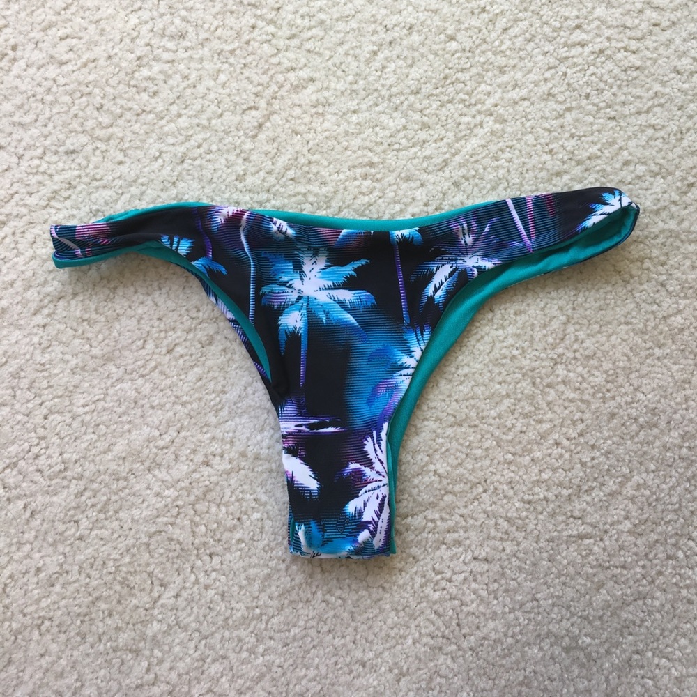 Palm tree bikini bottom 🌴👙