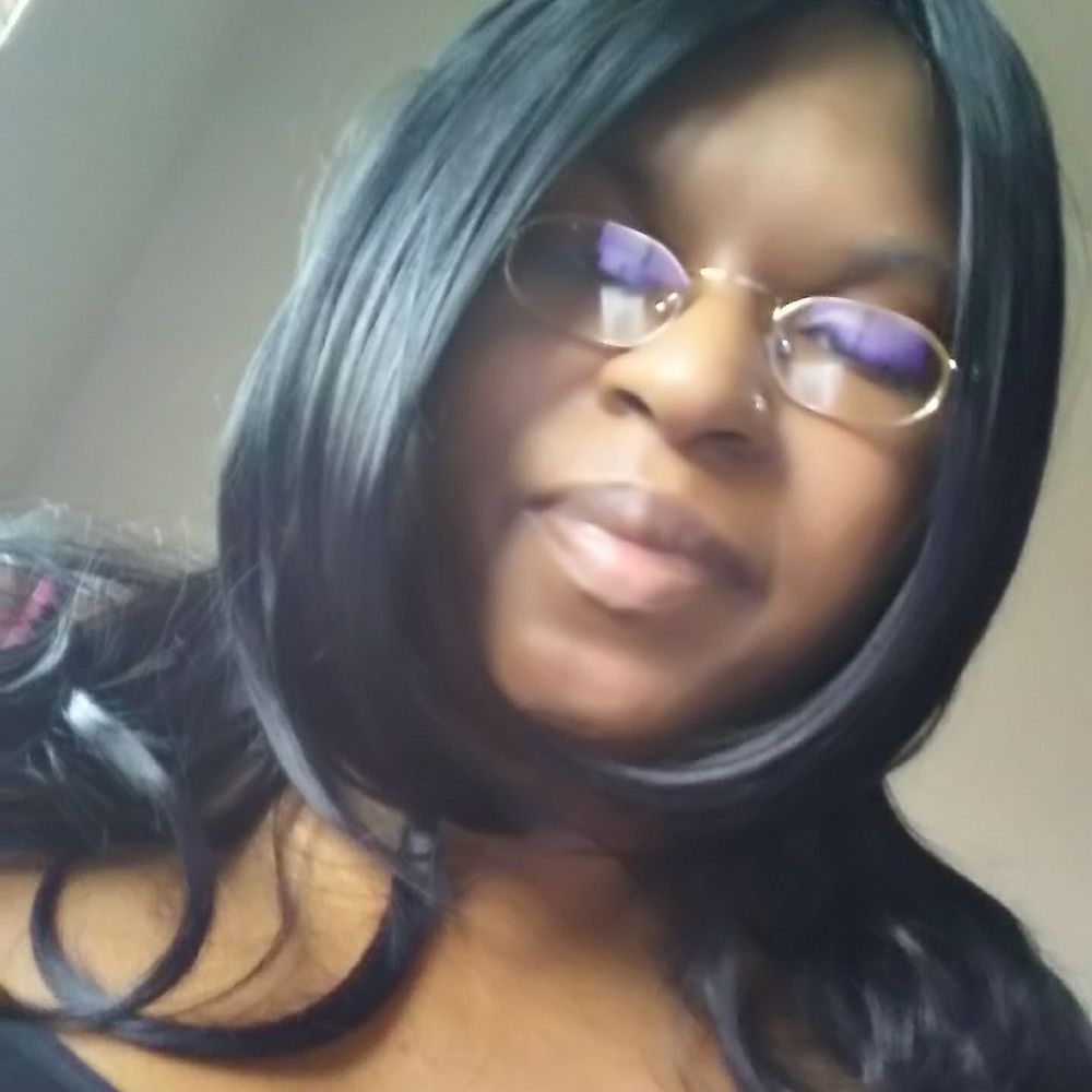 Meet your Posher, Monique